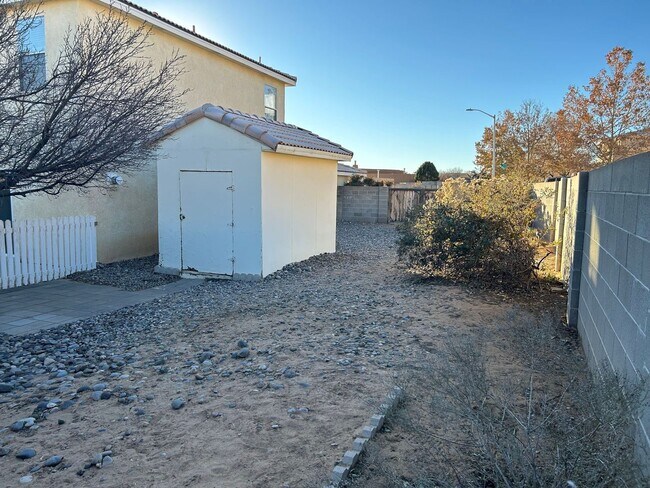 Building Photo - 5 bed / 4 bath | Desirable NW Albuquerque ...