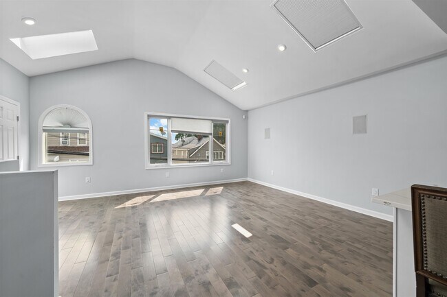 Building Photo - 1300 79th St
