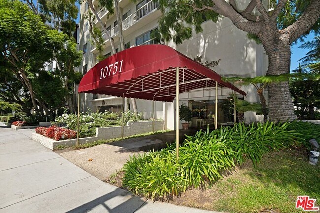 Building Photo - 10751 Wilshire Blvd