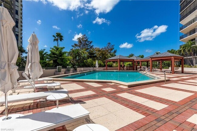 Building Photo - 6075 Pelican Bay Blvd