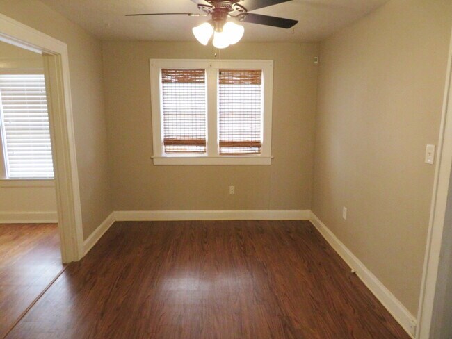 Building Photo - Front House Located Near Parks & Minutes F...
