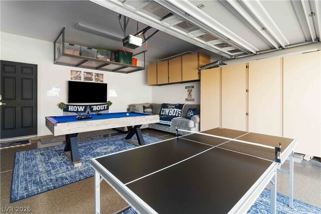 Building Photo - 9758 Hawk Crest St