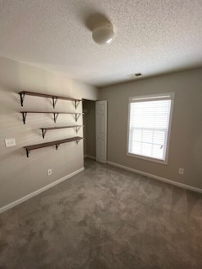 Building Photo - 3 Bedroom 2.5 Home in NE Columbia MOVE IN BY 1/31/26 RECEIVE $300 OFF FIRST MONTH'S RENT!!!!!!