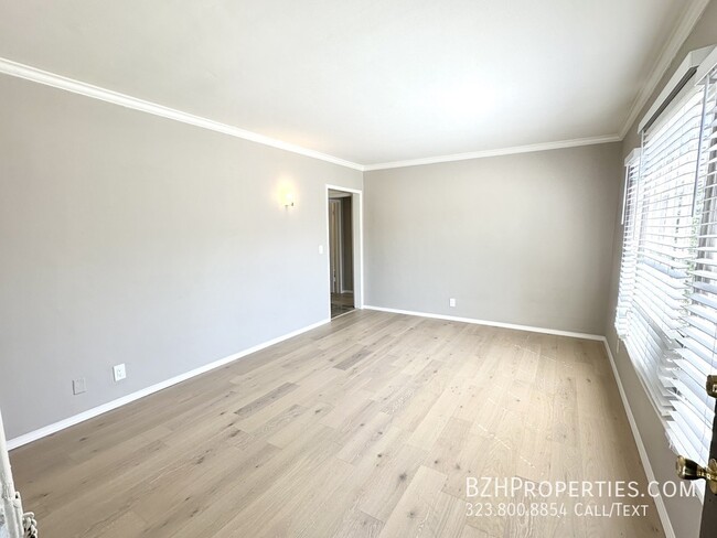 Building Photo - Newly Updated 1Bedroom 1Bathroom In Hollywood