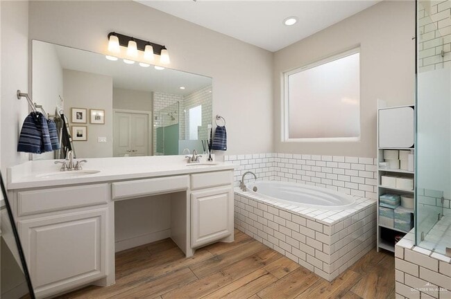 Building Photo - 28 Escondido Pass