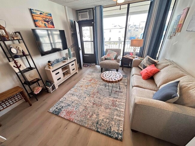 Building Photo - 9415 Pacific Ave