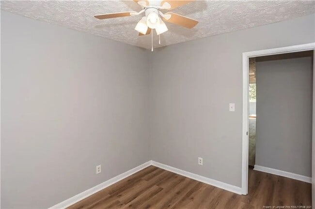 Building Photo - 2012 Lakemeadow Dr