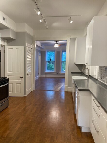 Primary Photo - 1102 N Wolcott Ave
