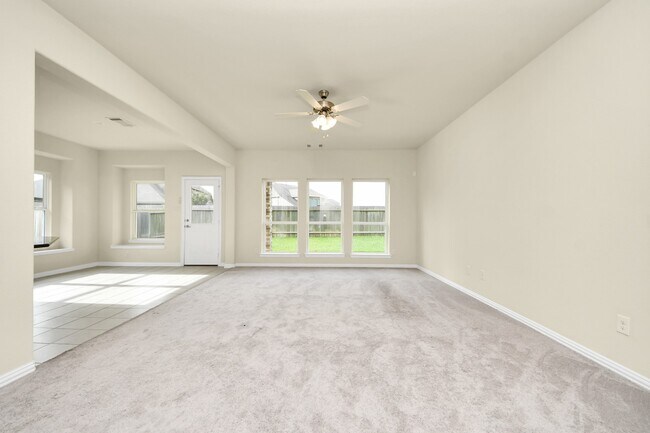 Building Photo - 30243 Twisting Springs Dr