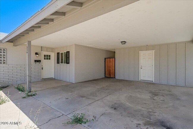Building Photo - 536 N Cheri Lynn Dr
