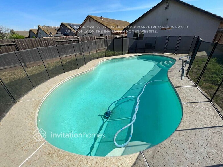 Building Photo - 1144 La Mesa St