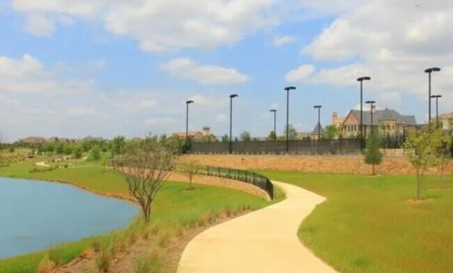 Building Photo - Beautiful 3 Bed and 2 bath house in Viridian Village