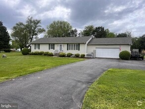 Building Photo - 120 Birch Rd