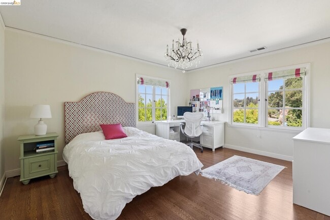 Building Photo - 15 Selborne Dr