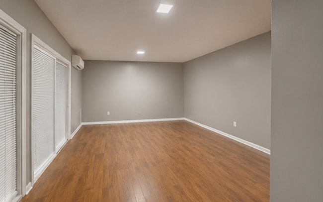 Building Photo - 320 Aquarius Dr