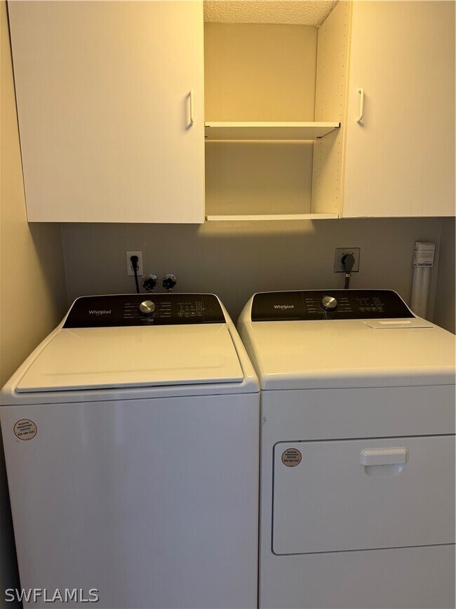 Building Photo - 7019 Cedarhurst Dr