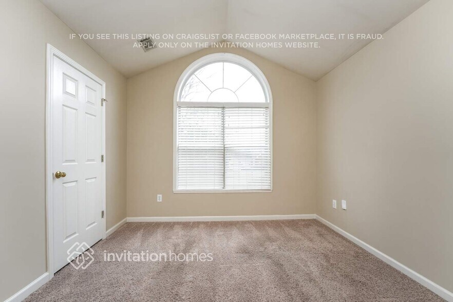 Building Photo - 2315 Shady Oaks Dr