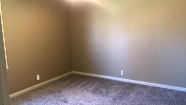 Building Photo - Coming Soon Great location!