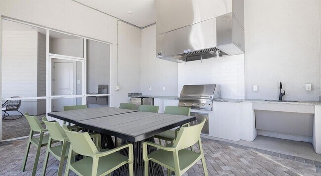 Building Photo - 110 Zora Pl