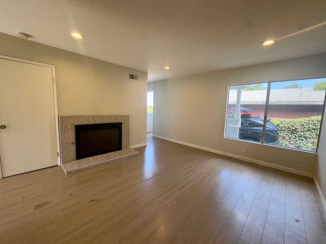 Building Photo - 7892 Newman Ave