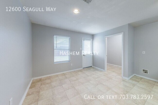 Building Photo - 12600 Seagull Way