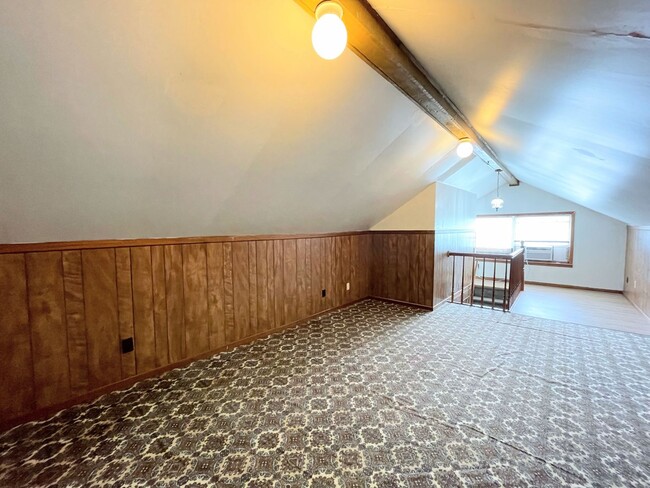 Building Photo - 3 bed 1 bath home