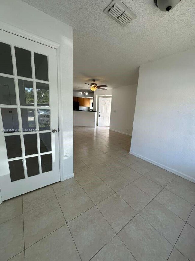 Building Photo - 3350 Pinewalk Dr N