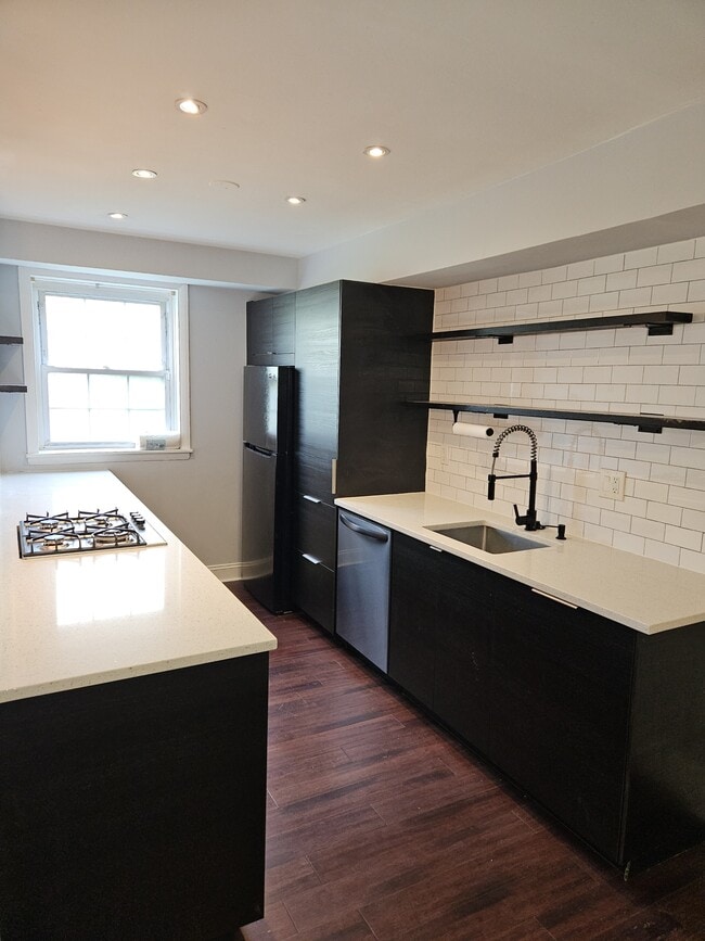 Building Photo - 317 Homeland Southway