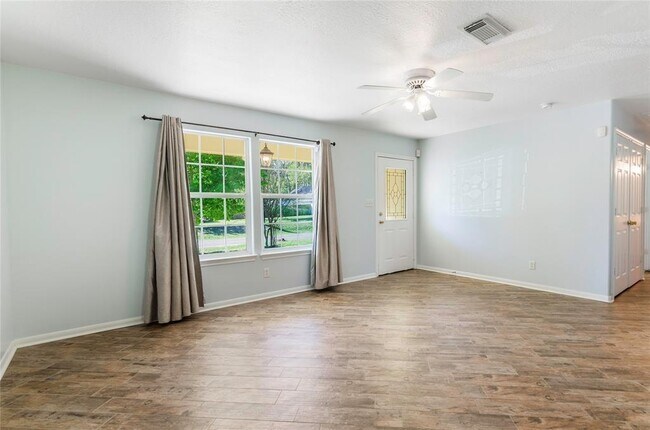 Building Photo - 10595 Royal Terrell Dr