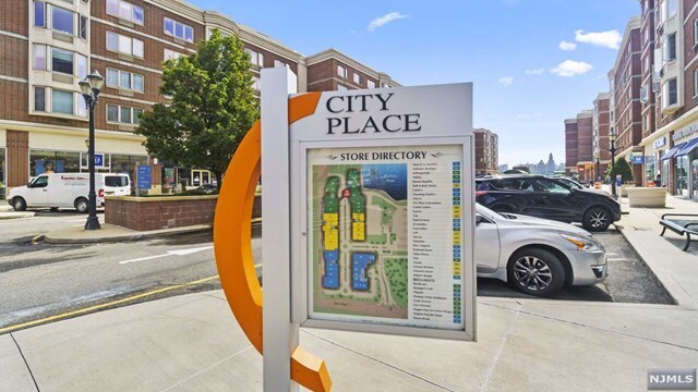 Building Photo - 509 River Rd