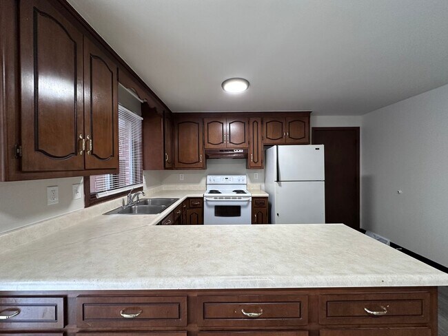 Building Photo - 1255-1325 O Keefe Rd