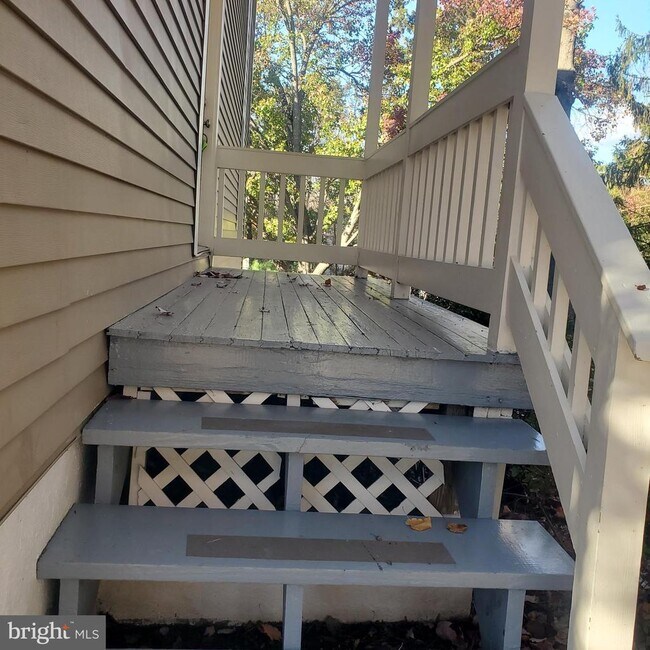 Building Photo - 1700 Quietree Dr