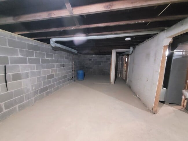 Building Photo - Renovated (in 2024!) two bedroom home, har...