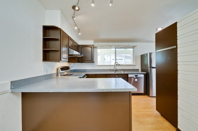 Building Photo - 2782 Sleepy Hollow Ave