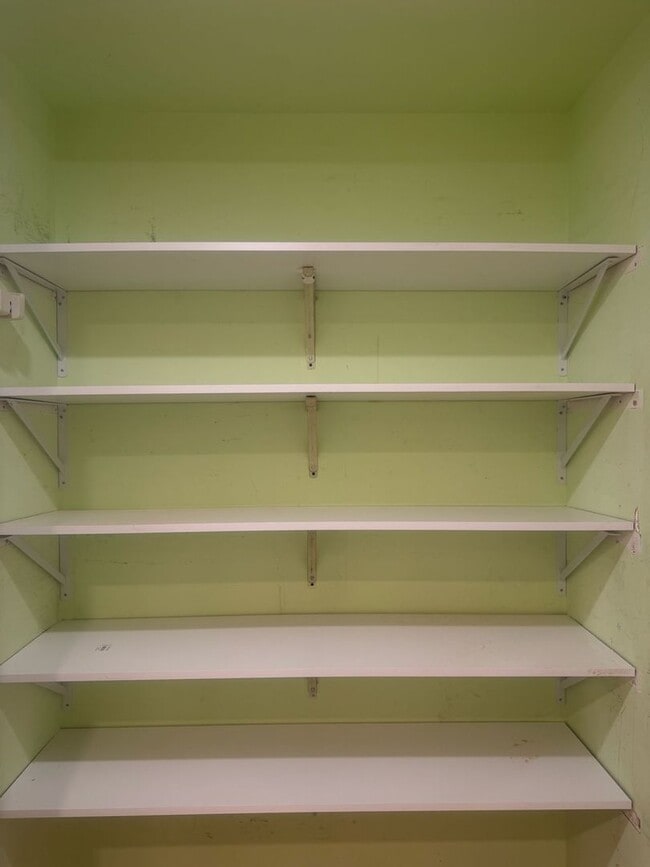 Building Photo - 434 Dogwood Terrace