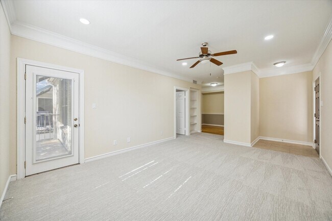 Building Photo - 2700 Revere St