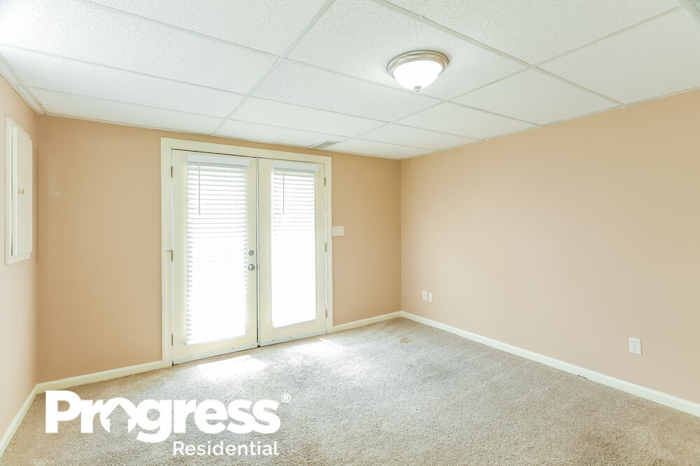 Building Photo - 108 Spring Glade Cir