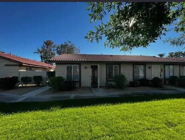 Building Photo - 82075 Country Club Dr