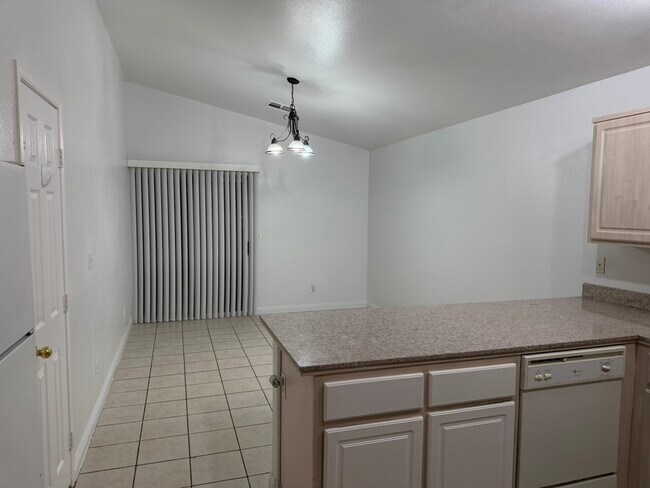 Building Photo - 5817 Lenapee Ct