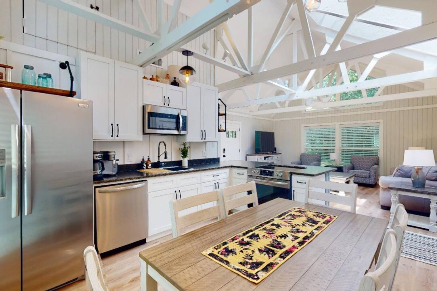 Building Photo - 2171 N Forest Pkwy