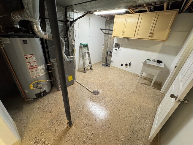 Building Photo - Spacious Morrison Home