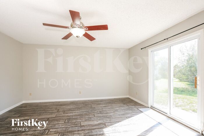 Building Photo - 7563 Hollow Reed Ct