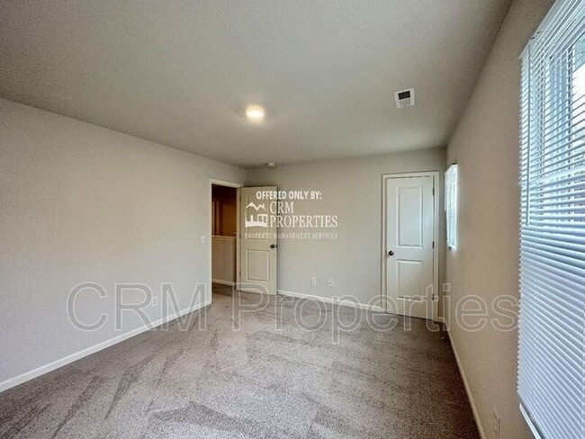 Building Photo - 974 Woodland Spgs Dr