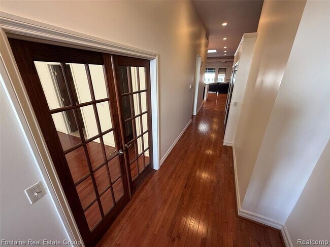 Building Photo - 107 W Grand River Ave