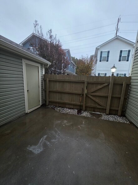 Building Photo - 730 Lacy Oak Dr