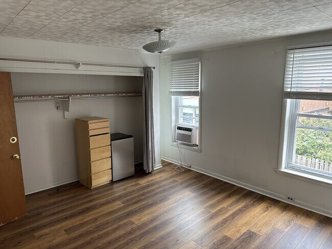 Building Photo - 3942 Delancey St
