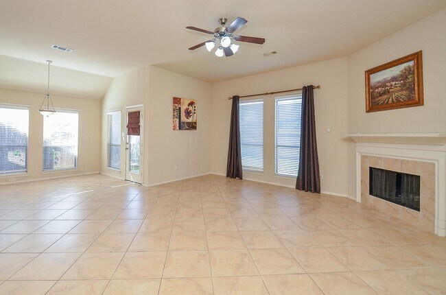 Building Photo - 5915 Turkey Creek