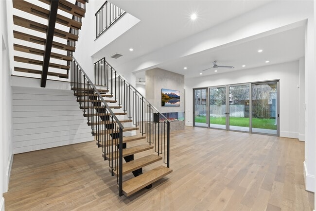 Building Photo - 6273 Piping Rock Ln