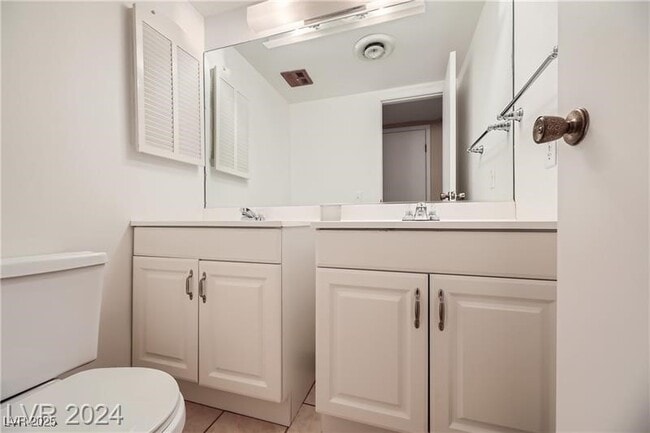 Building Photo - 3045 Pinehurst Dr