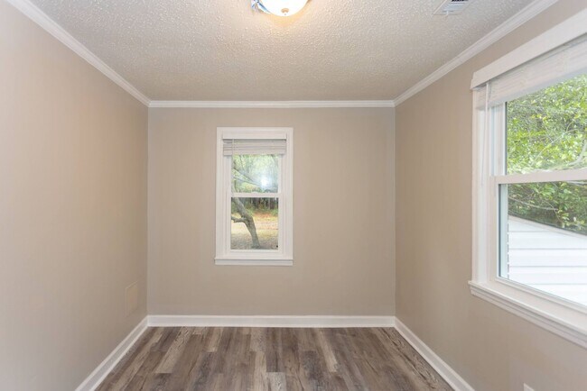 Building Photo - Welcome to this Newly Remodeled Home in a Stellar Location